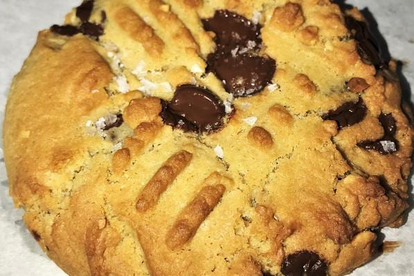 Large Salted PB Cookie.